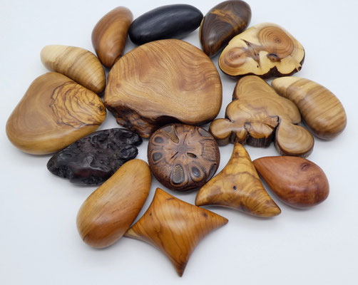Handschmeichler aus Olivenholz