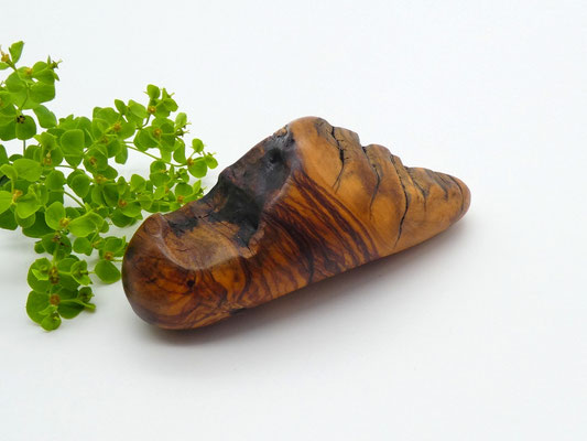 Handschmeichler aus Olivenholz