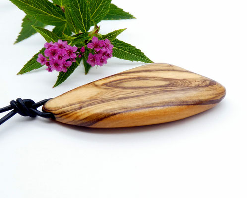 Anhänger aus Holz - Olivenholz