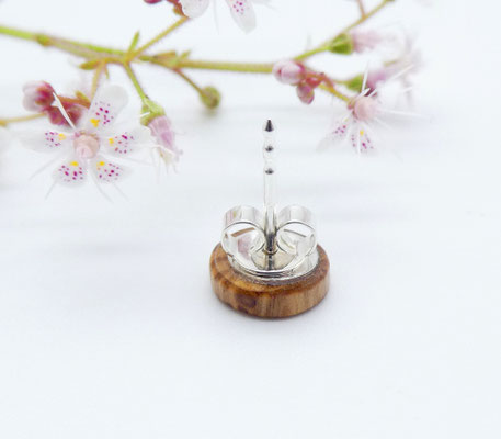 Mini-Ohrstecker aus Olivenholz, 8 mm