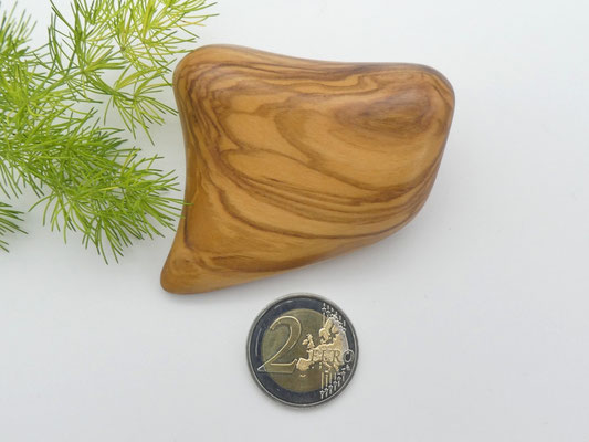 Handschmeichler aus Olivenholz