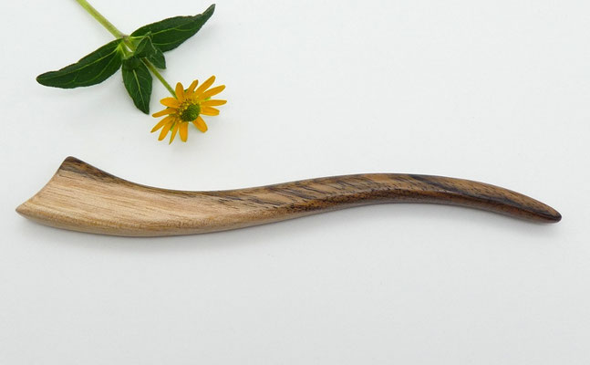 kurzer Haarstab aus Walnuss