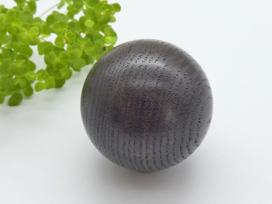 Holzkugel aus Mooreiche 48 mm