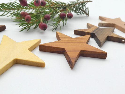 5 Holzsterne aus verschiedenen Hölzern für den Weihnachtsbaum