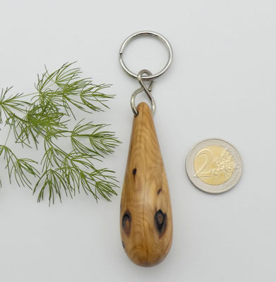 Schlüsselanhänger-Handschmeichler aus Eibe