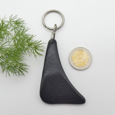 Schlüsselanhänger-Handschmeichler aus Mooreiche