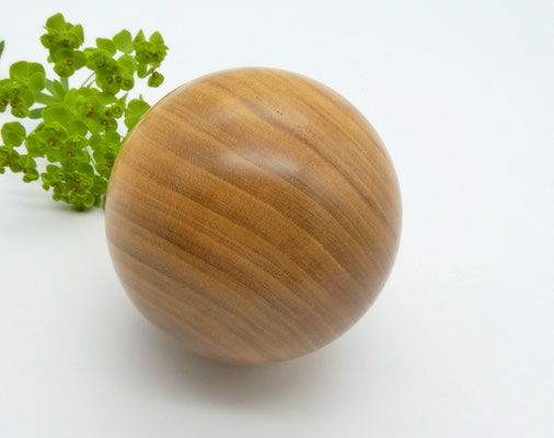Holzkugel aus Kirsche, 80 mm