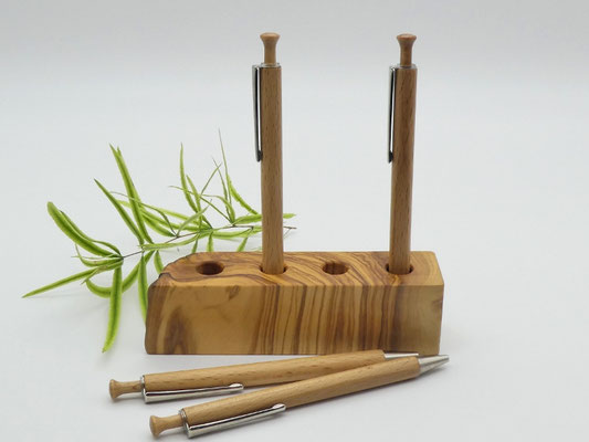 Stiftehalter aus Olivenholz für 4 Stifte