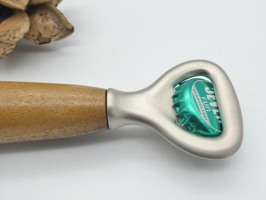 Flaschenöffner mit Holzgriff aus Walnuss