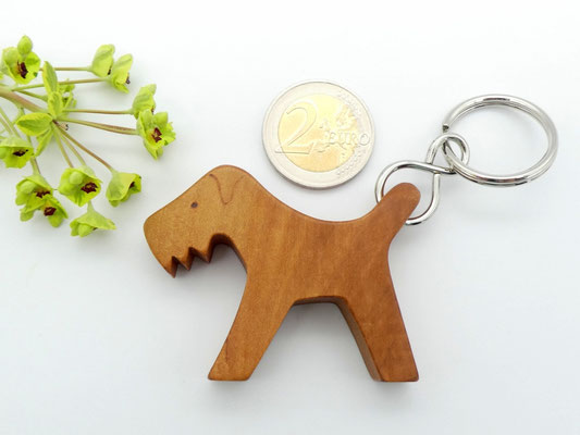 Hund Schlüsselanhänger aus Apfelbaum