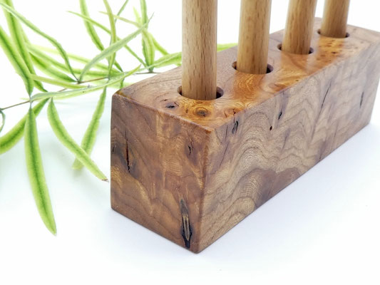 Stiftehalter aus Ulmenmaser für 4 Stifte