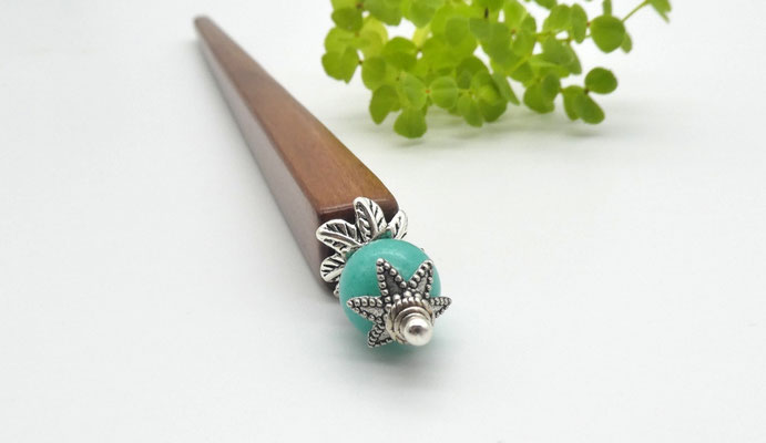 Haarstab aus Zwetschge & gefärbte Jade