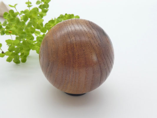 Holzkugel aus Ulme, 56 mm