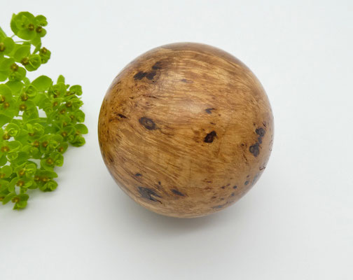 Holzkugel aus Ahornmaser 60 mm