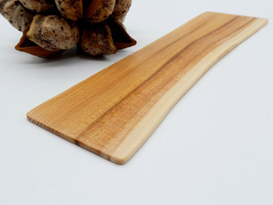 Lesezeichen aus Holz - echtes Wacholderholz