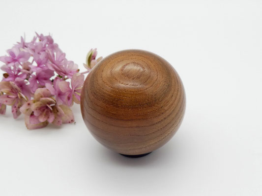 Holzkugel aus Ulme, 54 mm