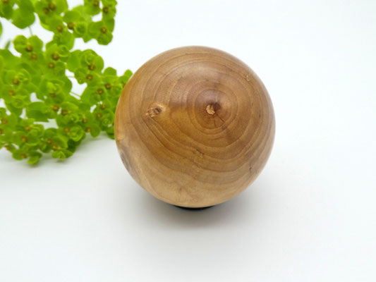 Holzkugel aus Zaubernuss 48 mm