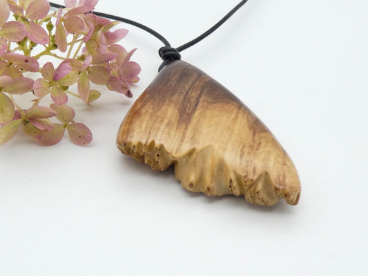 Holz-Anhänger aus Ahornmaser