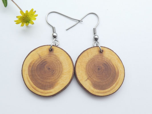runde Ohrringe aus Holz - Eibe
