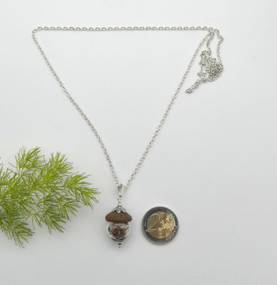 Naturschmuck-Anhänger mit Eichel & Erika