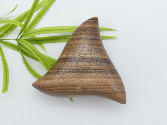 Handschmeichler aus Holz, Walnuss