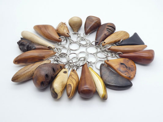 Schlüsselanhänger-Handschmeichler aus Holz