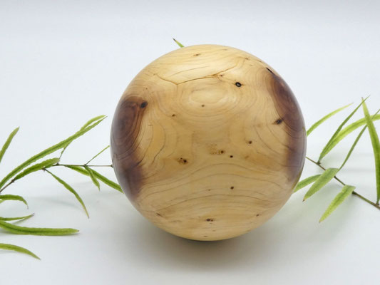Holzkugel aus chinesischem Wacholder 78 mm