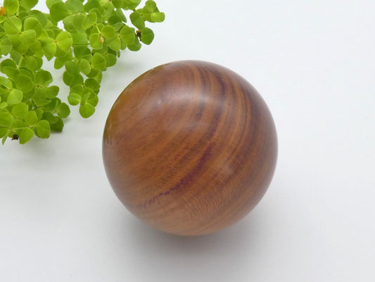 Holzkugel aus Zwetschge, 50 mm