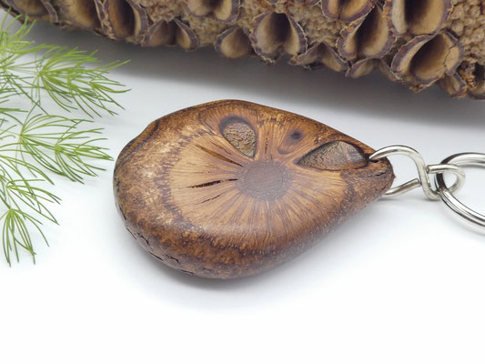 Schlüsselanhänger-Handschmeichler aus Holz - Banksiazapfen