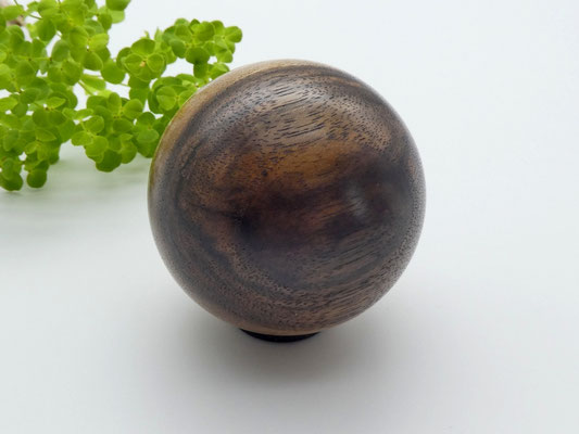 Holzkugel aus Walnuss, 54 mm