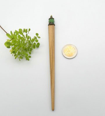 Haarstab aus Olivenholz & Nephrit
