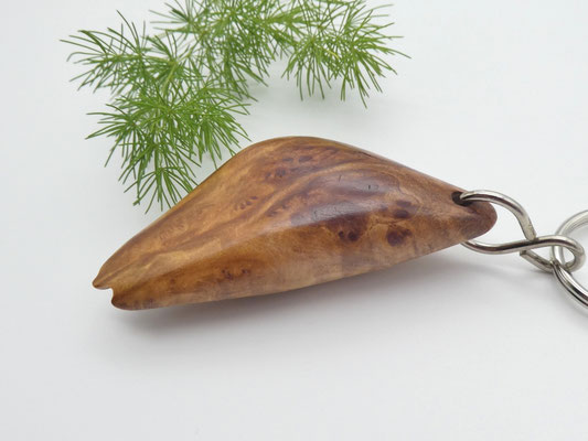 Schlüsselanhänger-Handschmeichler aus Eukalyptus