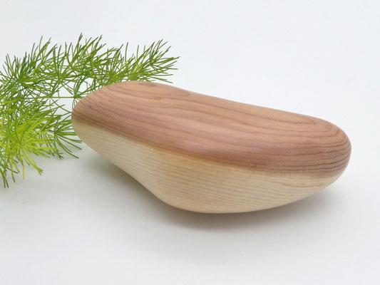 Handschmeichler aus Holz - Zeder (Bleistiftzeder)