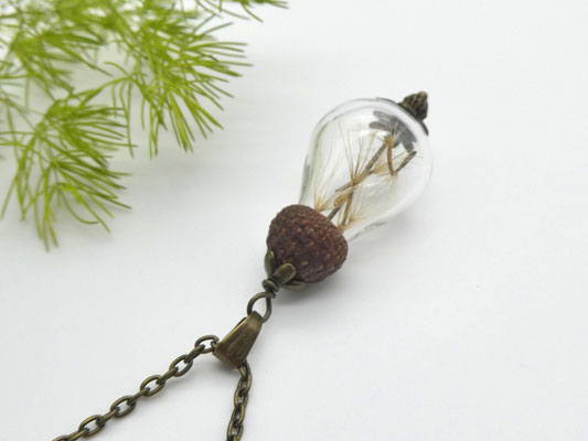 Naturschmuck-Anhänger mit Eichel + Herbstlöwenzahn