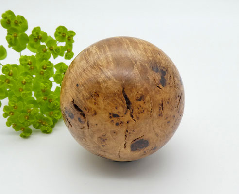 Holzkugel aus Ahornmaser 60 mm