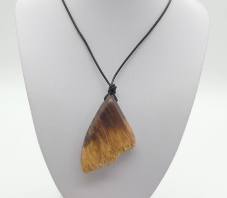 Holz-Anhänger aus Ahornmaser