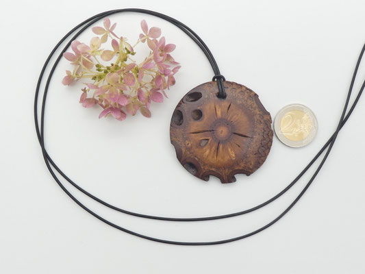 Anhänger aus einem Banksia-Zapfen