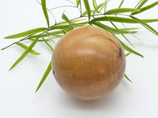 Holzkugel aus Birne 62 mm