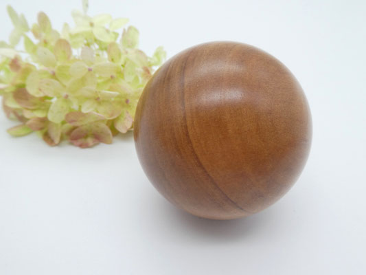 Holzkugel aus Birne 54 mm