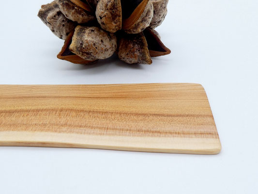 Lesezeichen aus Holz - echtes Wacholderholz