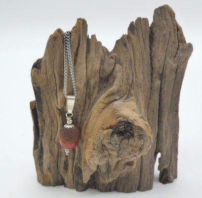 Naturschmuck-Anhänger mit Eichel & Koralle