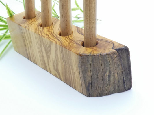 Stiftehalter aus Olivenholz für 4 Stifte