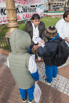 Interview of a workforce delegates by pupils: why you celebrate May 1st?