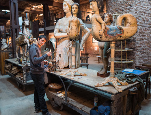 Antiques in La Boca