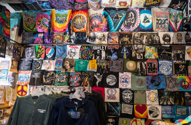T-shirt shop 