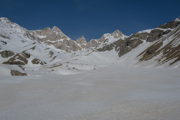 Gletscher am Fuss der Barrhorn-Stellihorn-Wasuhorn Berge  (ca. 3600 m)
