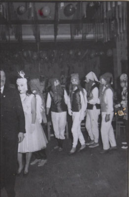 1964: Sängermaskenball (Dias)