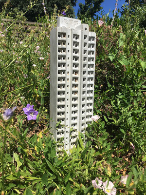 Sozialbienenbau (Hongkong) 2018 Beton Ed. ca. 42 x 11 x 5 cm