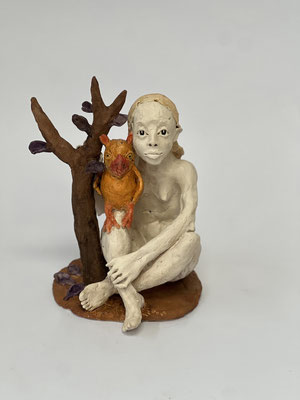 FEMME ET LE HIBOU // Frau + die Eule 2024 Terracotta, emailliert 35 x 25 x 25 cm 