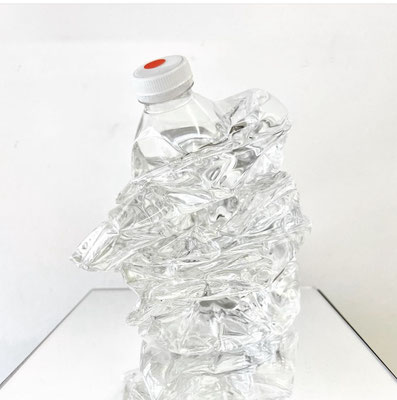 waterbottle_big 2018 plastic + water Unikat 16 x 12 cm